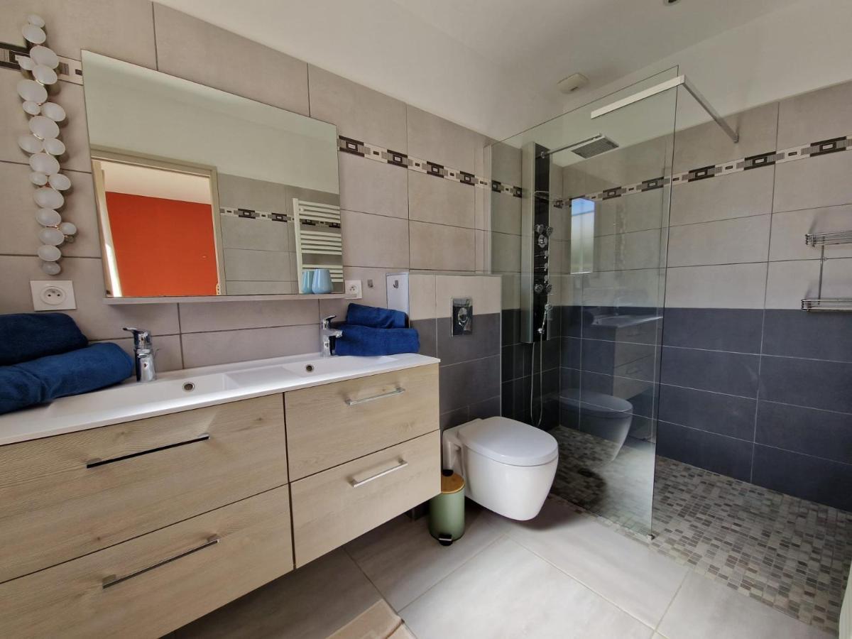 La Villa Bleue Saumane-de-Vaucluse ภายนอก รูปภาพ