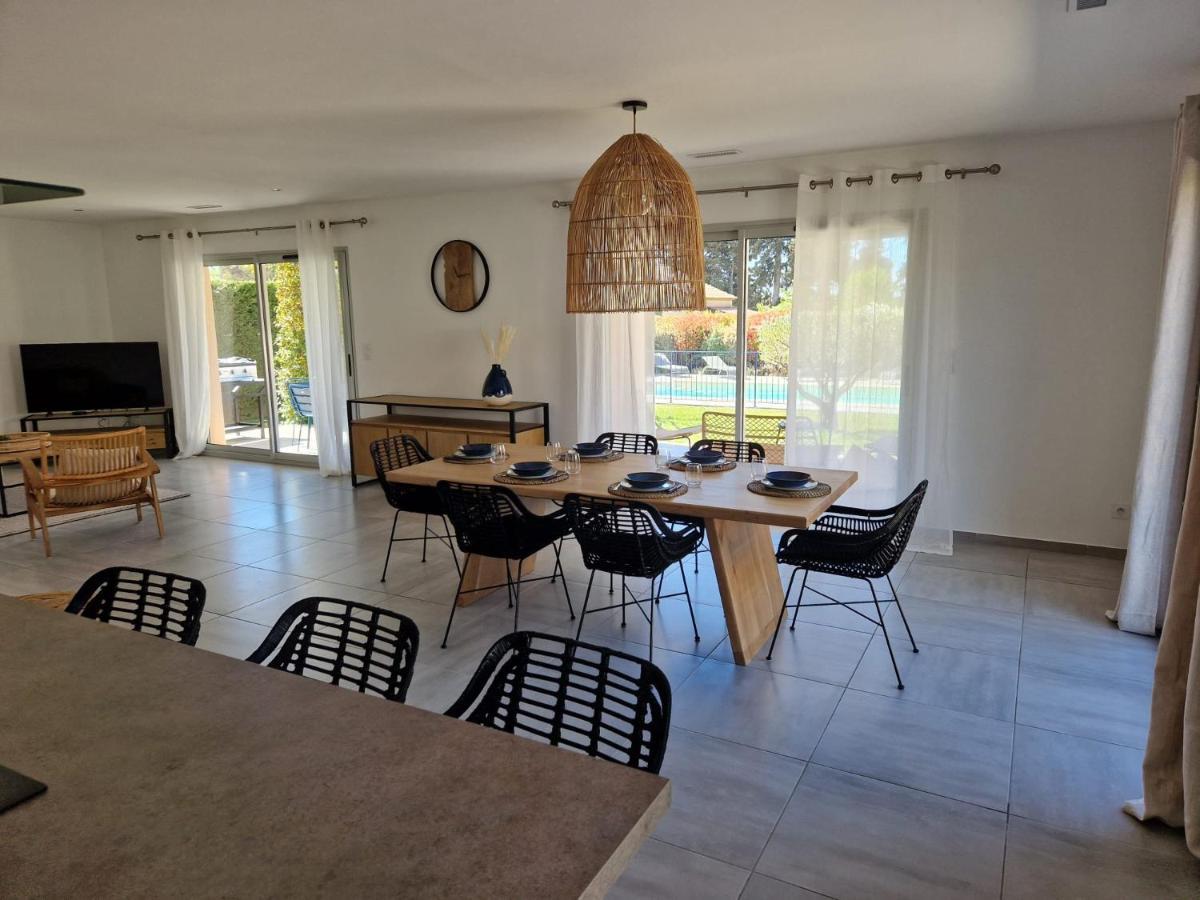 La Villa Bleue Saumane-de-Vaucluse ภายนอก รูปภาพ