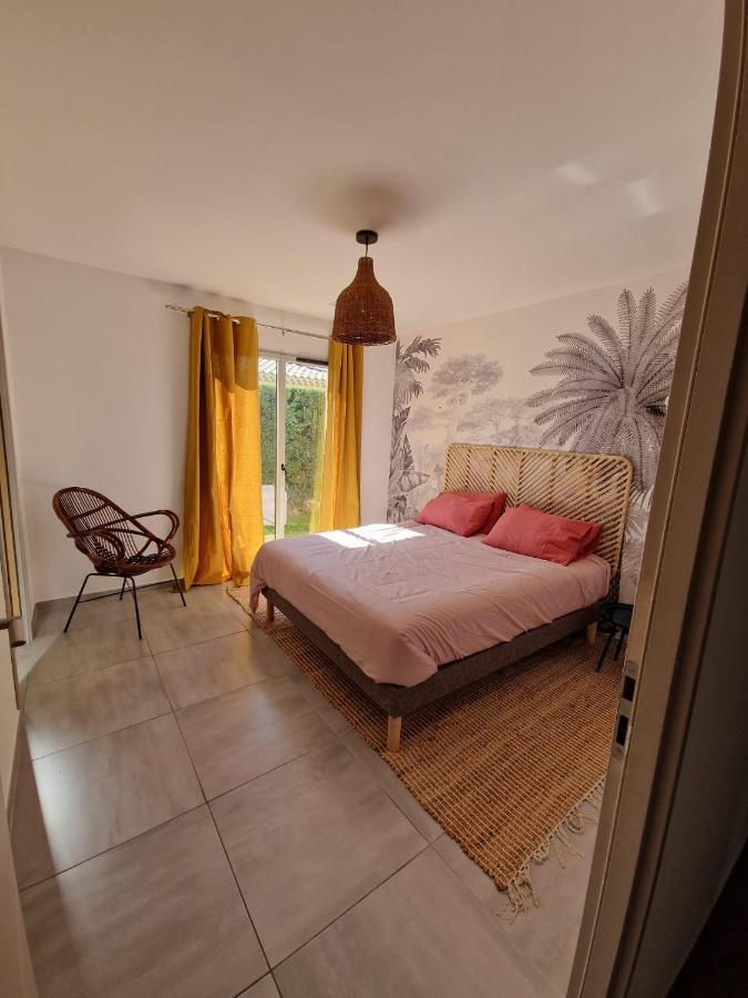 La Villa Bleue Saumane-de-Vaucluse ภายนอก รูปภาพ